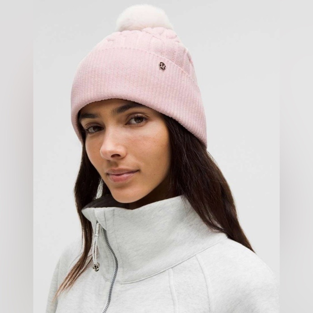 Lululemon NWT Cable Knit Pom Pom Beanie Strawberry Milkshake Pink
